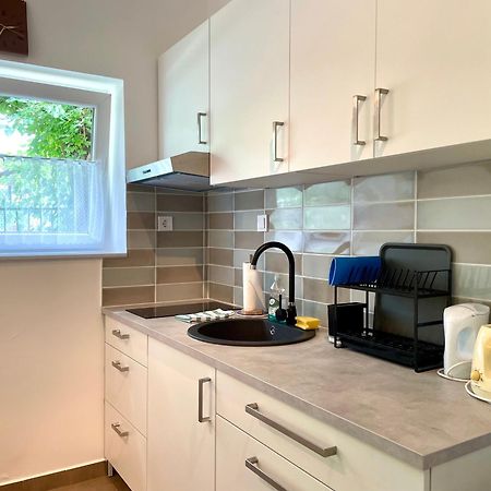 Quiet, Green, Relaxing Place - 2 Bedroom Apartment Balatonfüred Екстериор снимка