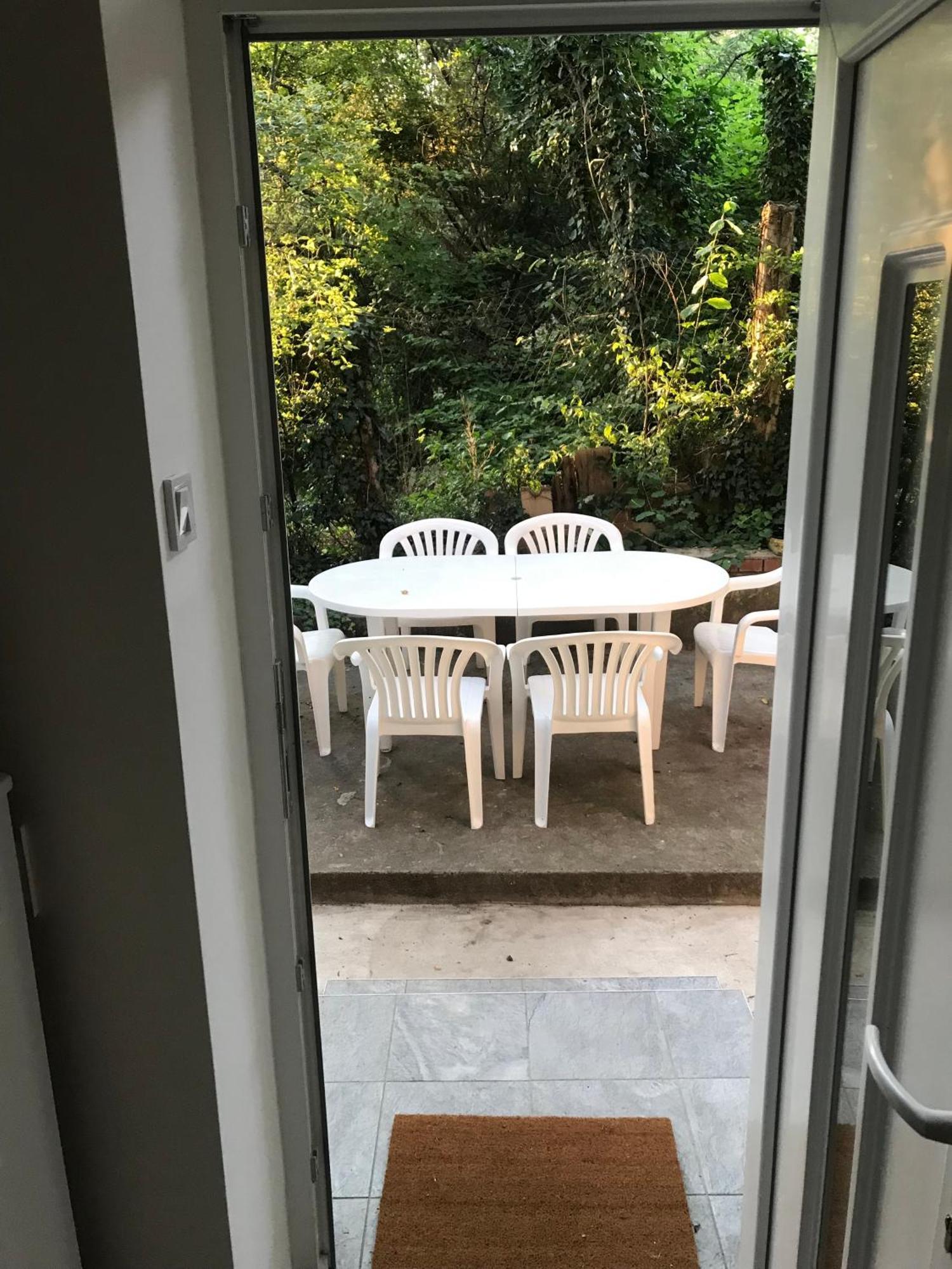 Quiet, Green, Relaxing Place - 2 Bedroom Apartment Balatonfüred Екстериор снимка