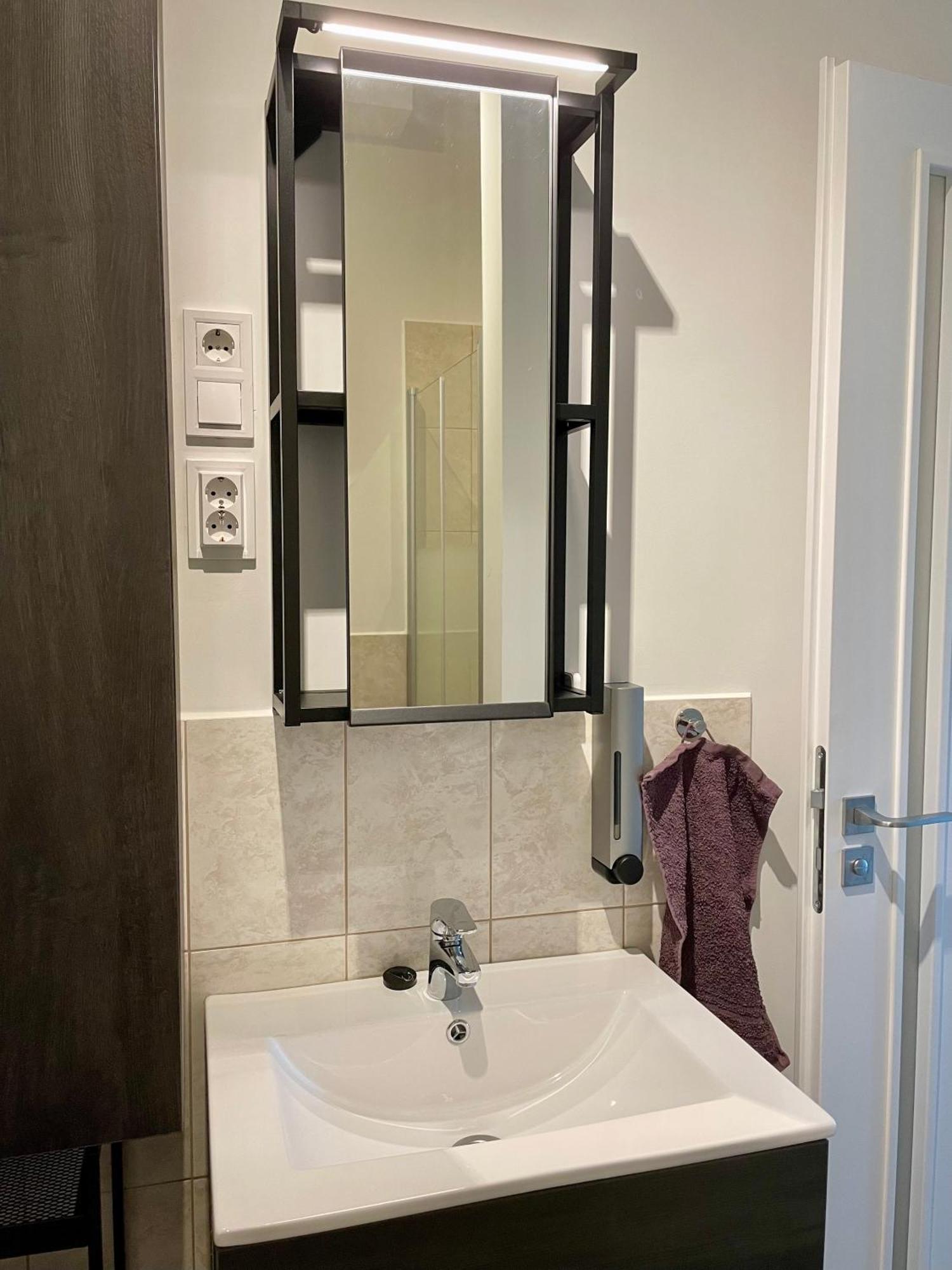 Quiet, Green, Relaxing Place - 2 Bedroom Apartment Balatonfüred Екстериор снимка