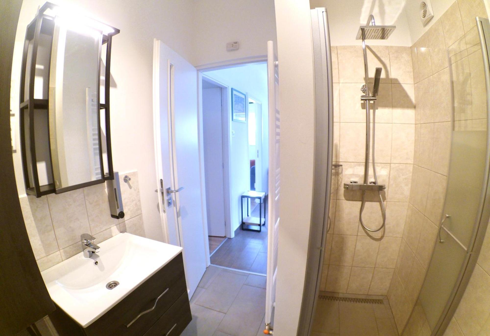 Quiet, Green, Relaxing Place - 2 Bedroom Apartment Balatonfüred Екстериор снимка